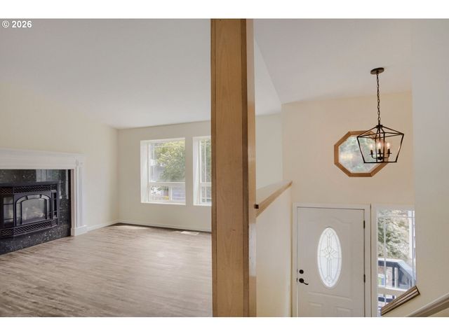14539 Se CENTER St, Portland, OR 97236