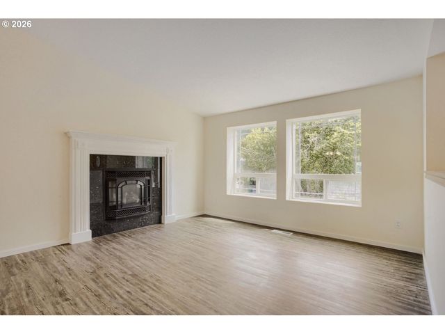 14539 Se CENTER St, Portland, OR 97236