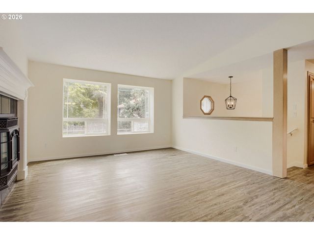 14539 Se CENTER St, Portland, OR 97236