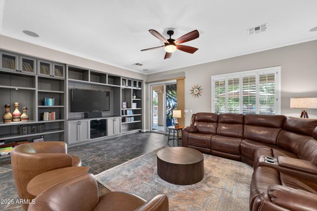 3821 S LINDL Drive, Chandler, AZ 85286