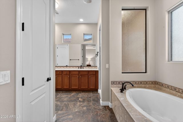 3821 S LINDL Drive, Chandler, AZ 85286