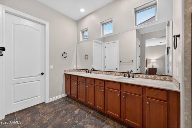 3821 S LINDL Drive, Chandler, AZ 85286