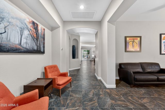 3821 S LINDL Drive, Chandler, AZ 85286