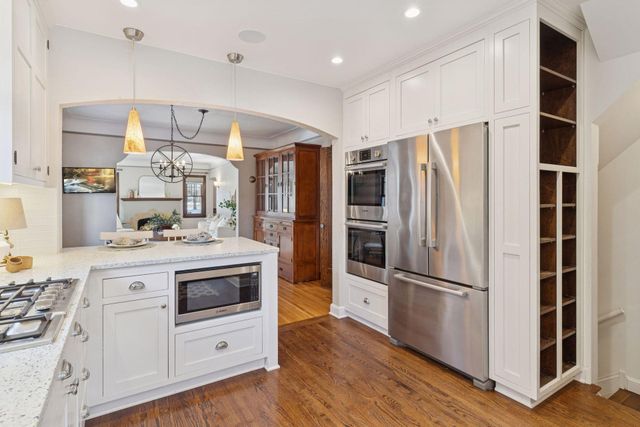 1558 Simpson Street, Saint Paul, MN 55108