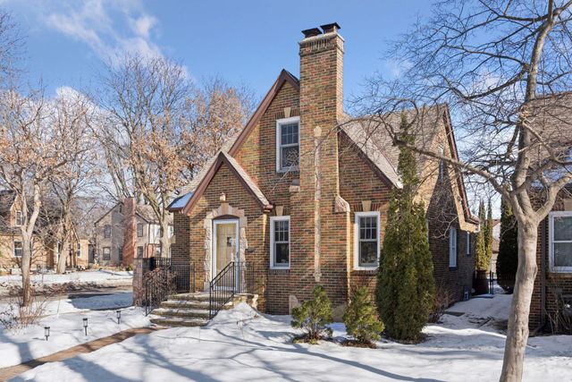 1558 Simpson Street, Saint Paul, MN 55108