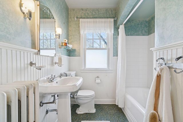 1558 Simpson Street, Saint Paul, MN 55108