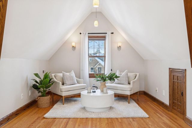 1558 Simpson Street, Saint Paul, MN 55108