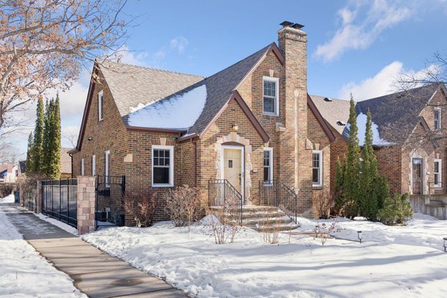 1558 Simpson Street, Saint Paul, MN 55108