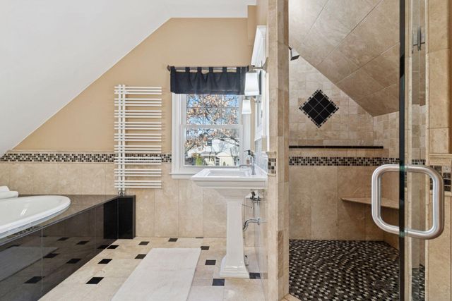 1558 Simpson Street, Saint Paul, MN 55108