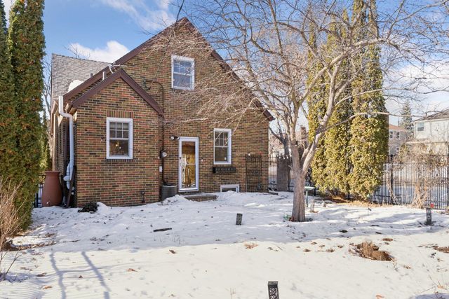 1558 Simpson Street, Saint Paul, MN 55108