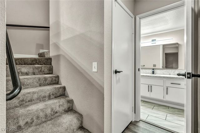 5670 Vineyard Lane, Las Vegas, NV 89110