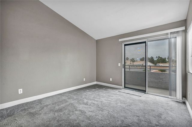 5670 Vineyard Lane, Las Vegas, NV 89110