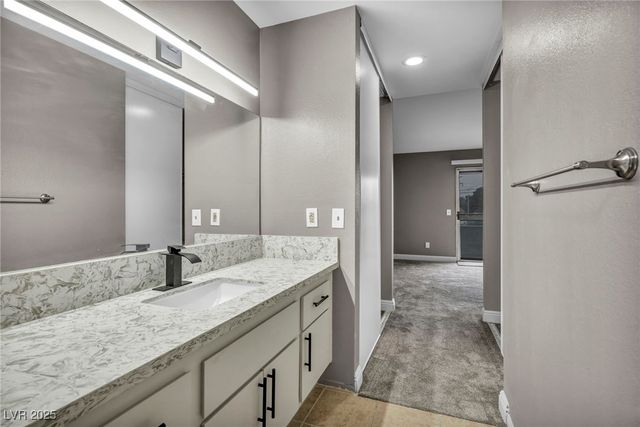 5670 Vineyard Lane, Las Vegas, NV 89110