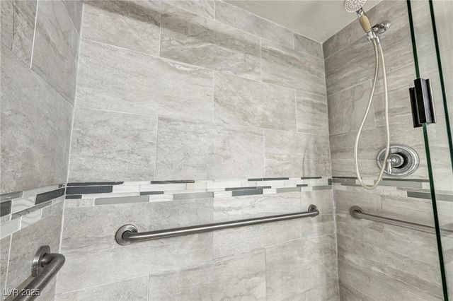 5670 Vineyard Lane, Las Vegas, NV 89110