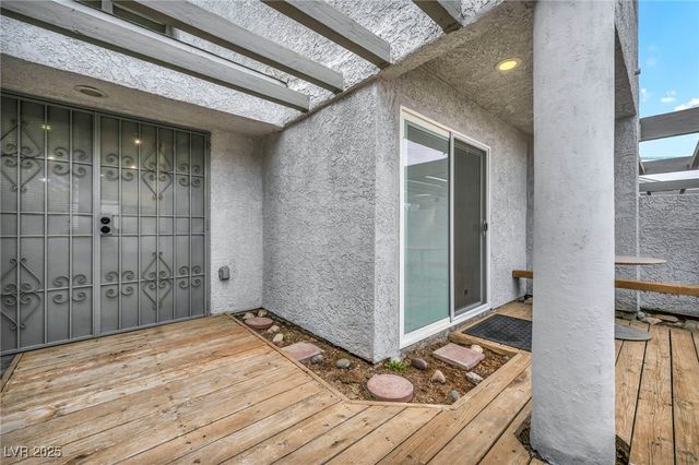 5670 Vineyard Lane, Las Vegas, NV 89110