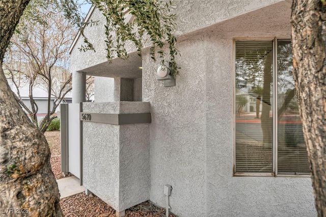 5670 Vineyard Lane, Las Vegas, NV 89110