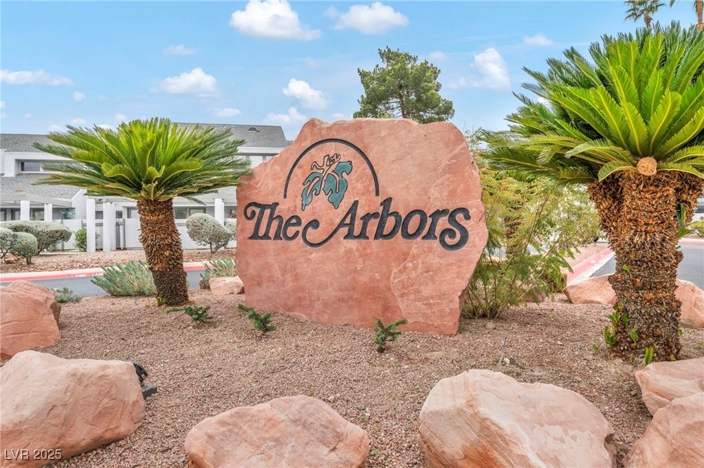 5670 Vineyard Lane, Las Vegas, NV 89110