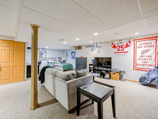 7076 Mather Street, Waterford Charter Township, MI 48327
