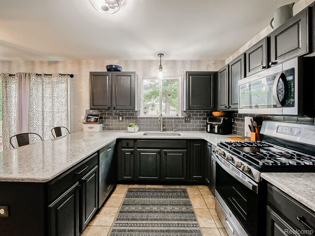 7076 Mather Street, Waterford Charter Township, MI 48327