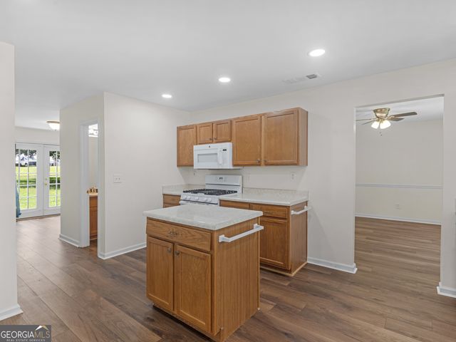 219 Metoyer Drive, Mcdonough, GA 30252
