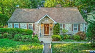 181 Lakeview Avenue, Leonia, NJ 07605