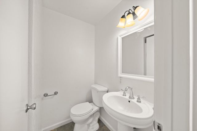 2821 Alamitos Way, Sacramento, CA 95821