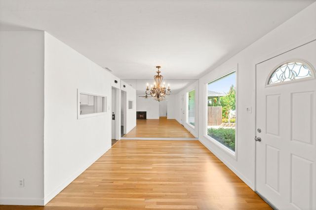2821 Alamitos Way, Sacramento, CA 95821