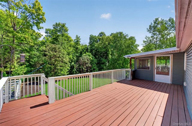 142 Hawleys Corners Road, Highland, NY 12528