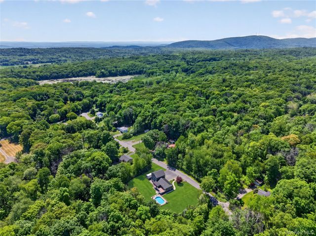 142 Hawleys Corners Road, Highland, NY 12528