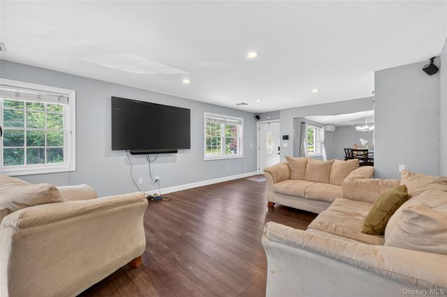142 Hawleys Corners Road, Highland, NY 12528