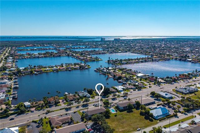 423 Cape Coral PKWY W 202, Cape Coral, FL 33914