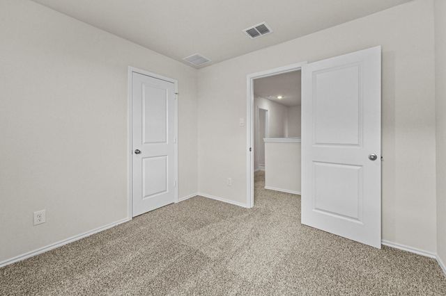 2121 Windflower LN, Luling, TX 78648