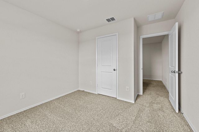 2121 Windflower LN, Luling, TX 78648