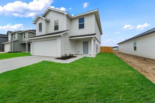 2121 Windflower LN, Luling, TX 78648