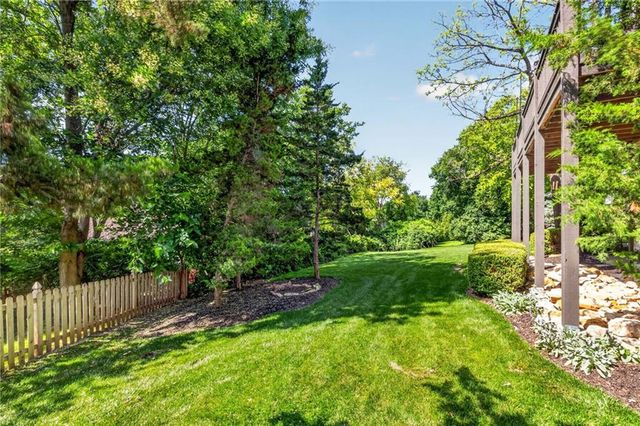 14605 W 49th Terrace, Shawnee, KS 66216