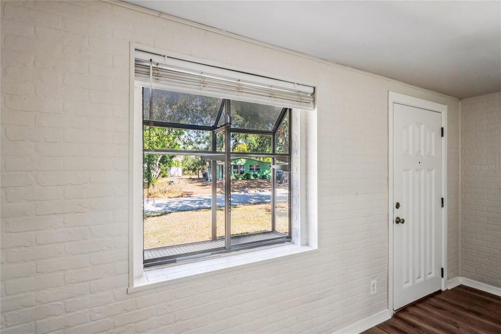 Image 3 of property listing at 7025 PONDEROSA DRIVE, Tampa, FL 33637