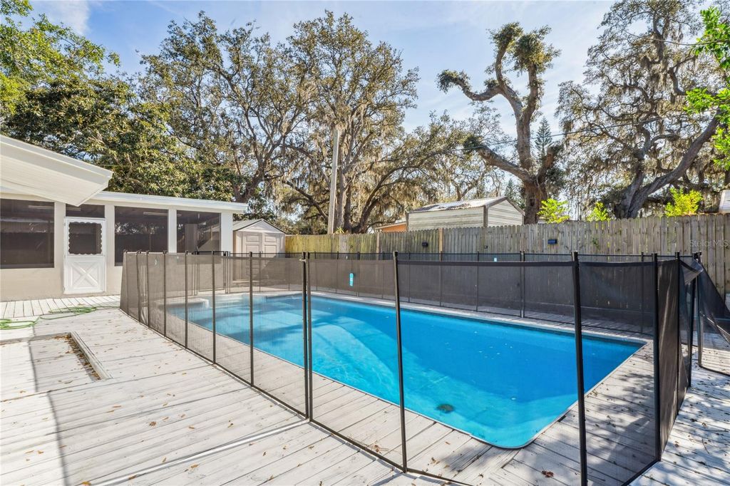 Image 21 of property listing at 7025 PONDEROSA DRIVE, Tampa, FL 33637