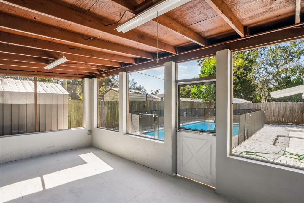 Image 23 of property listing at 7025 PONDEROSA DRIVE, Tampa, FL 33637