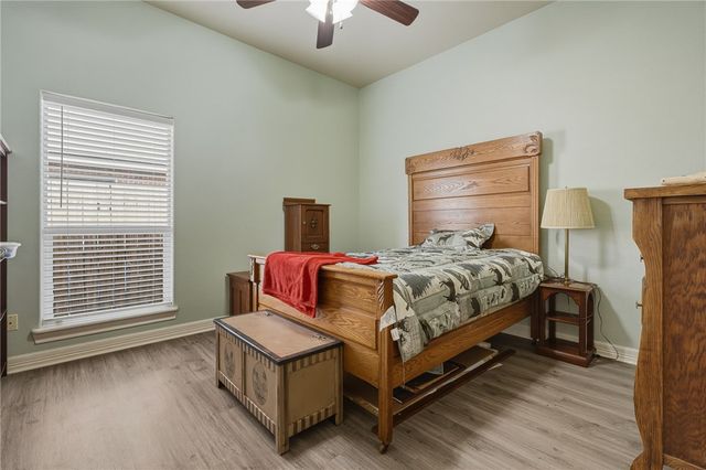 408 Pinehurst, Portland, TX 78374