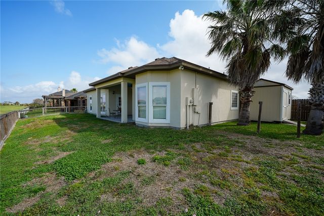 408 Pinehurst, Portland, TX 78374