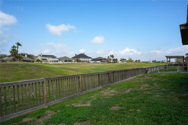 408 Pinehurst, Portland, TX 78374