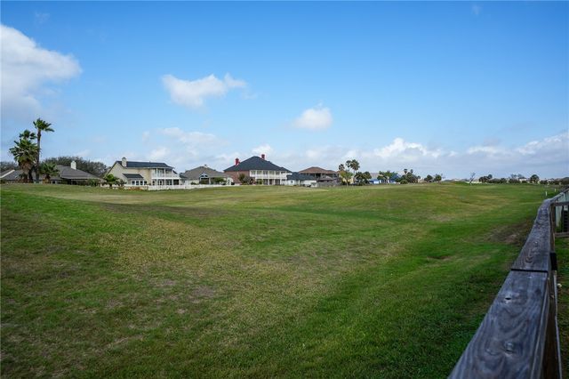 408 Pinehurst, Portland, TX 78374