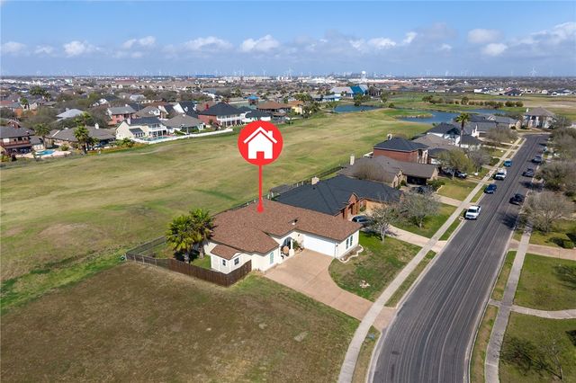 408 Pinehurst, Portland, TX 78374