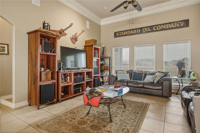 408 Pinehurst, Portland, TX 78374