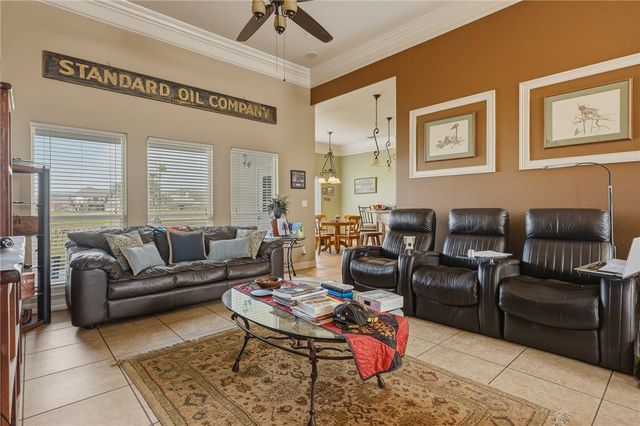 408 Pinehurst, Portland, TX 78374