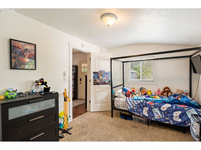 803 ELIZABETH St, Kelso, WA 98626