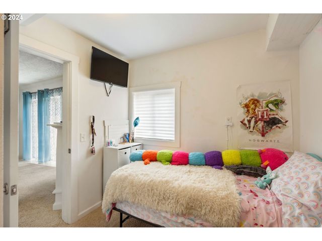 803 ELIZABETH St, Kelso, WA 98626