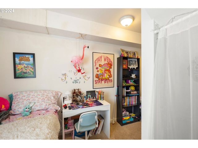 803 ELIZABETH St, Kelso, WA 98626