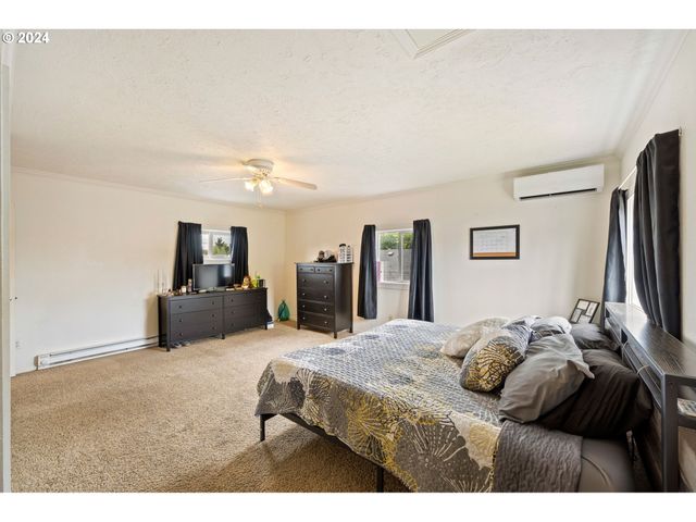 803 ELIZABETH St, Kelso, WA 98626