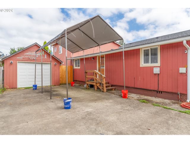 803 ELIZABETH St, Kelso, WA 98626